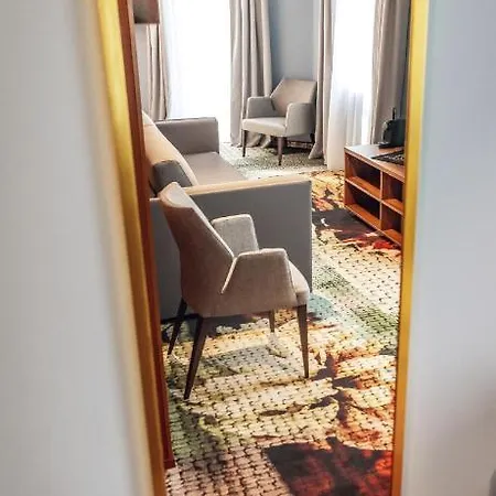 Hotel Des Vosges Bw Premier Collection 4*